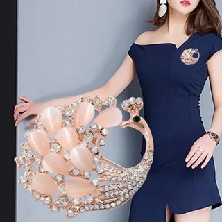 Påfugl broche med zirkoner